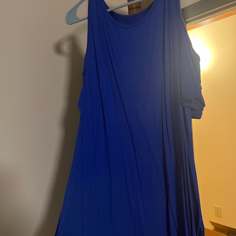 Cold shoulder tunic